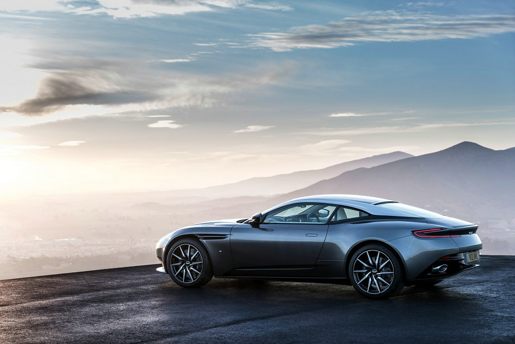 Aston Martin DB11_04.jpg