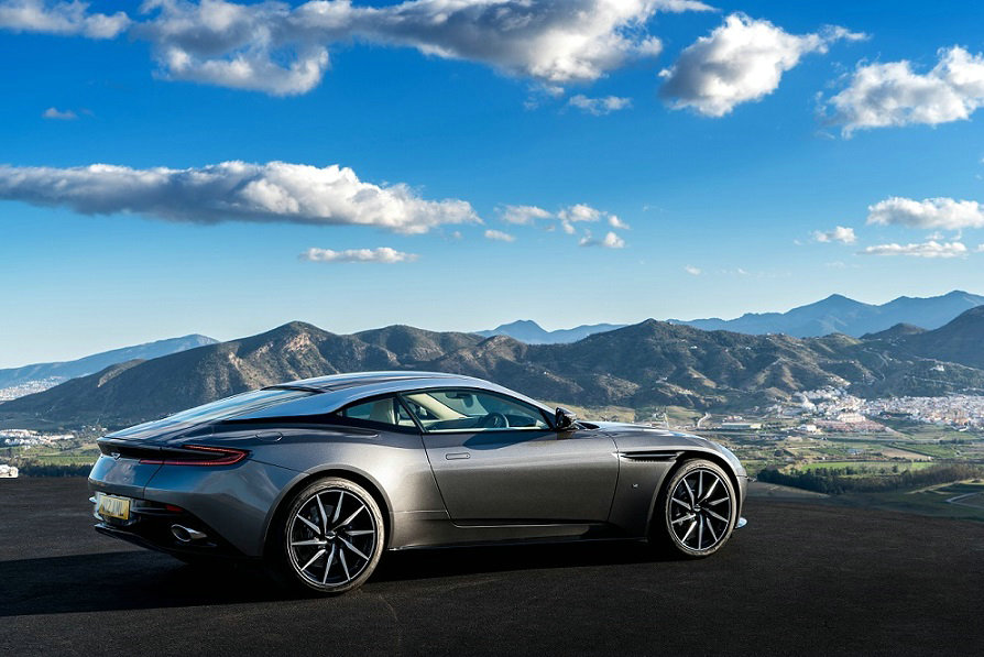 Aston Martin DB11_06.jpg